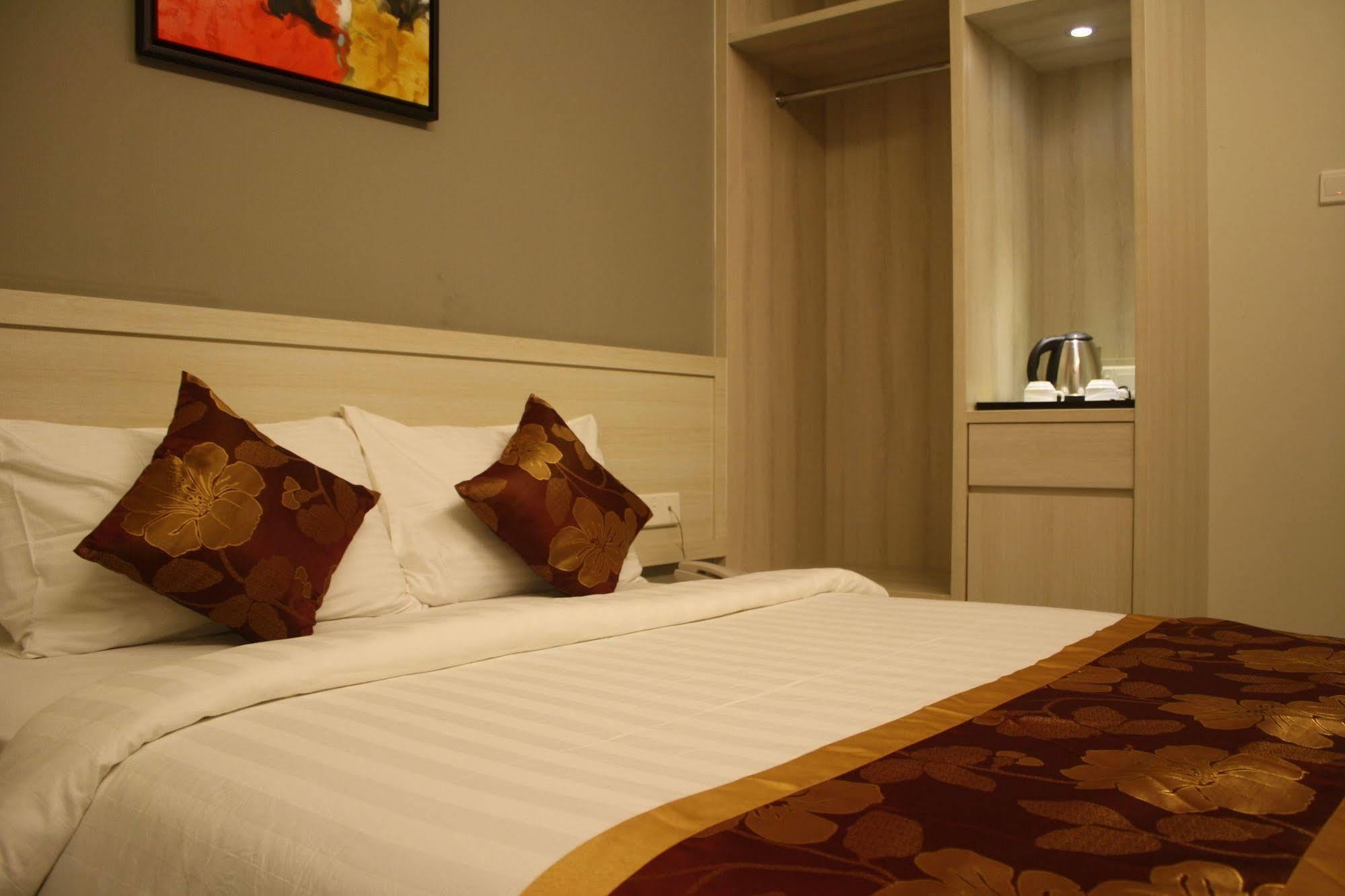 Aurora Hotel Malacca Exterior photo