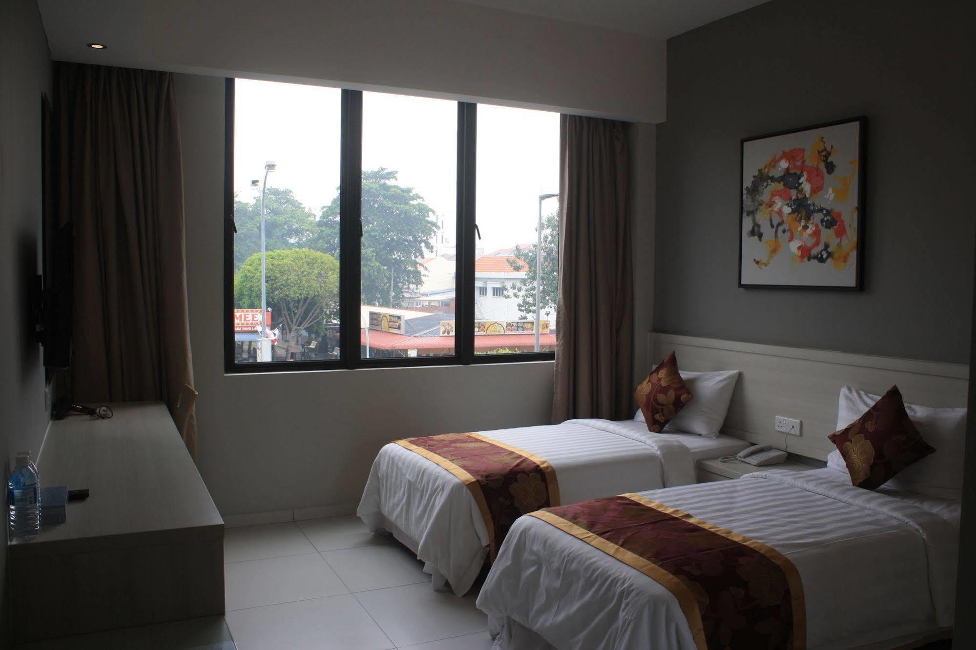 Aurora Hotel Malacca Exterior photo