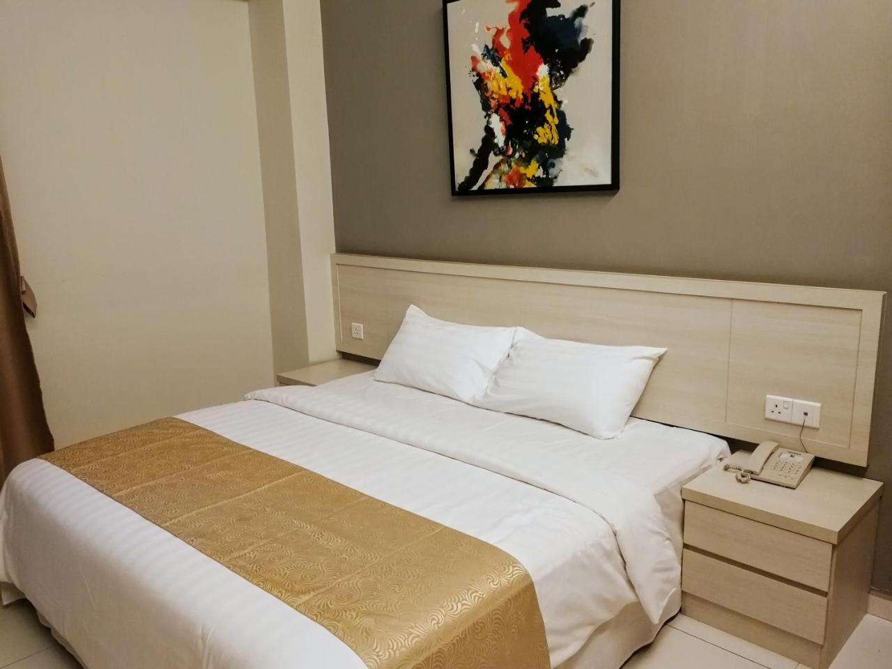 Aurora Hotel Malacca Exterior photo